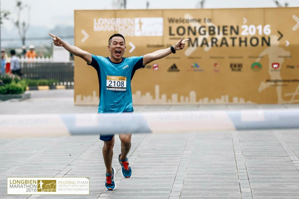 Nguyễn Tiến Hùng tại giải Longbien Marathon 2016 