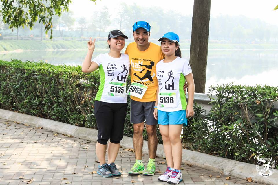 Với anh Nguyễn Việt Hùng, chinh phục marathon dưới 4 giờ không bằng ''tháp tùng'' chạy cùng vợ con