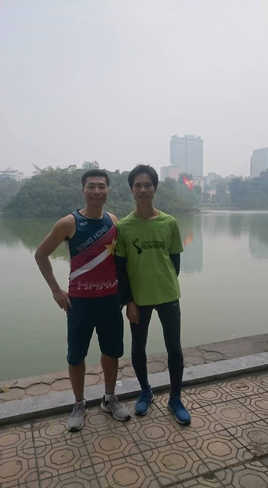 Anh Phạm Hồng Hải và Cao Ngọc Hà trong buổi chạy tập luyện chuẩn bị tham gia 100km giải Ultra Trail Koh Chang (Thái Lan) của Á quân VMM 2016 Cao Ngọc Hà