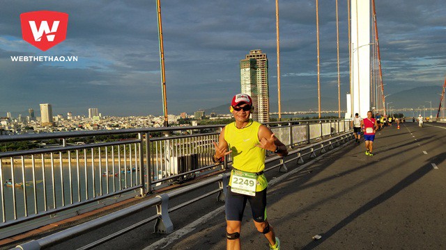Người thép U50 Nguyễn Lê Đức Tuấn năm nay chạy hào hứng hơn khi cậu con trai ''thăng hạng'' từ 5km lên 10km