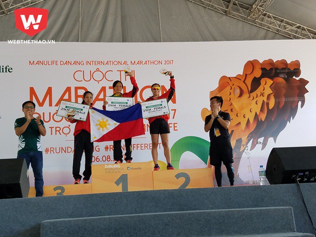 Các VĐV Philippines phủ kín podium ở nội dung 21km nữ