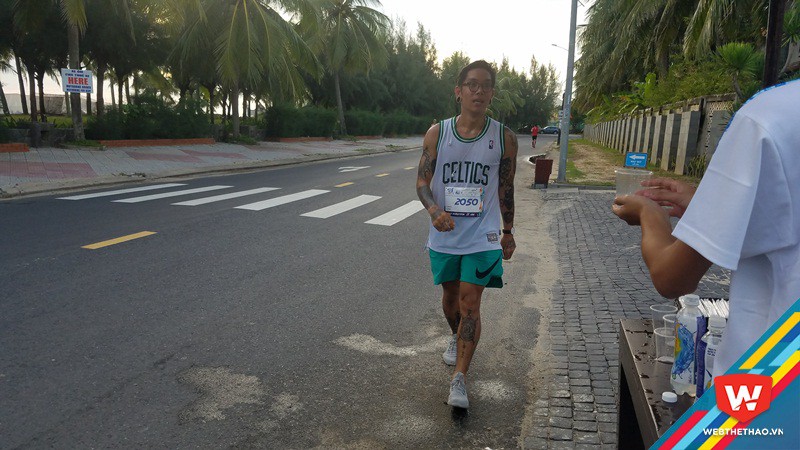 Võ Tiến Thịnh trên đường chạy Hoi An Marathon 21km