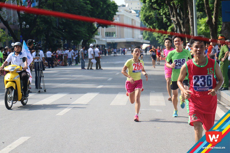 Cách đây 1 tuần, Nguyễn Thị Đường hao tổn rất nhiều sức lực để giành hạng 3 100km giải Vietnam Mountain Marathon tại Sa Pa, Lào Cai