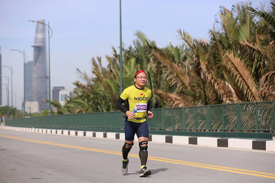 Phó Chủ tịch chuyên trách Ủy ban An toàn giao thông quốc gia Khuất Việt Hùng là VĐV tham gia cự ly marathon