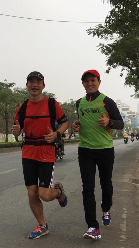 Vũ Toàn và Lê Trung Tâm, 2 trong 3 thành viên đã hoàn thành 100km với thời gian ấn tượng