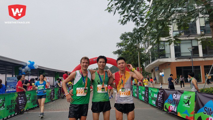 Tương tự 10km nam, Cao Ngọc Hà đã đánh bại ĐKVĐ Florian Deichmann và Quang Nguyễn, 2 VĐV vừa chạy 70km tại Đà Lạt Ultra Trail