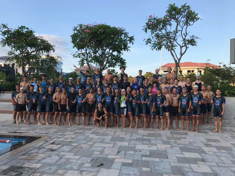 Anh Phương cùng các bạn tập hội Viet Nam Triathlon Club