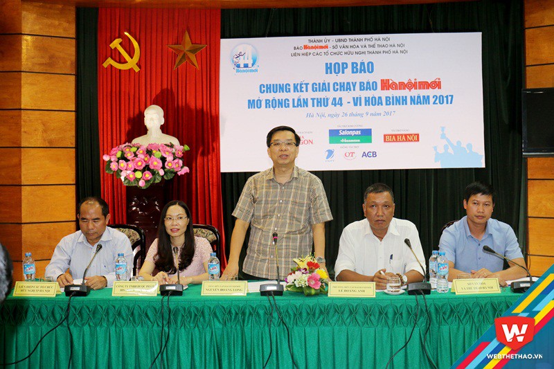 Ông Nguyễn Hoàng Long, TBT báo Hà Nội Mới, trả lời phỏng vấn của PV Webthethao.vn