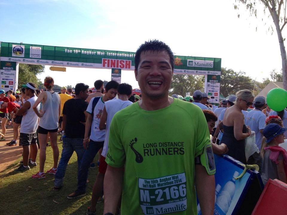 Anh Minh Hà tại giải chạy ở Angkor Wat Half Marathon. Ảnh: Hội những người thích chạy dường dài LDR