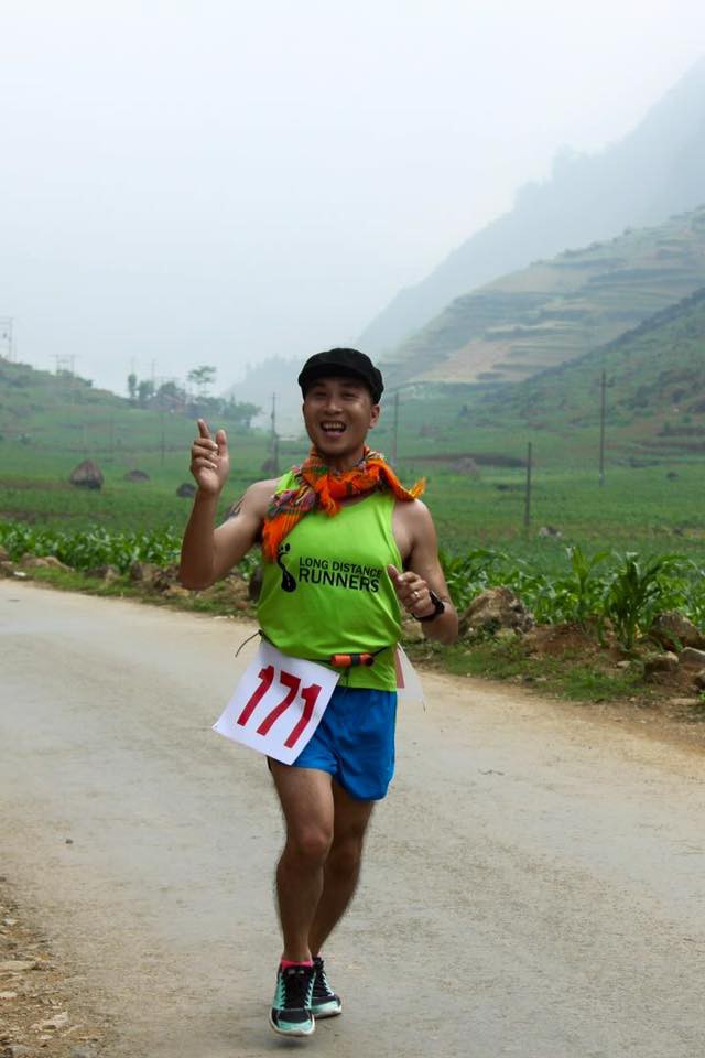 Anh Tố Hiếu Trung tại giải Hà Giang Half Marathon 2016 trên cung đường Hạnh Phúc huyền thoại. Ảnh: NVCC