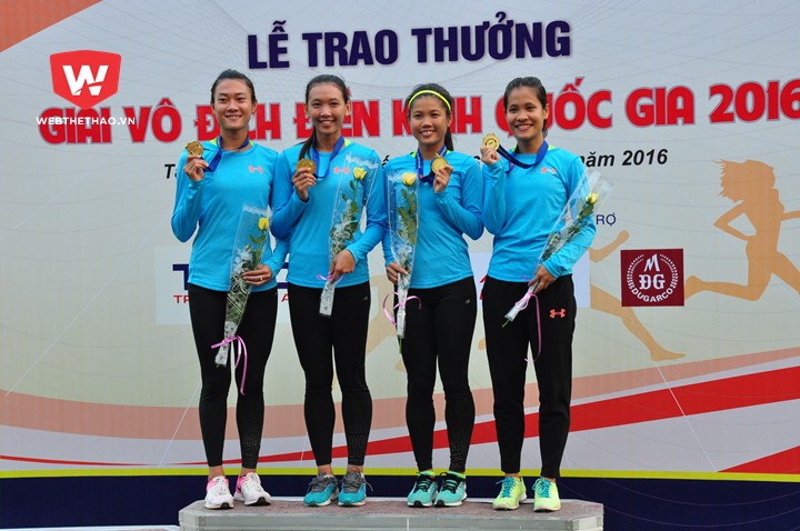 4 thành viên nữ đội tuyển Tp.HCM giành HCV 4x100m