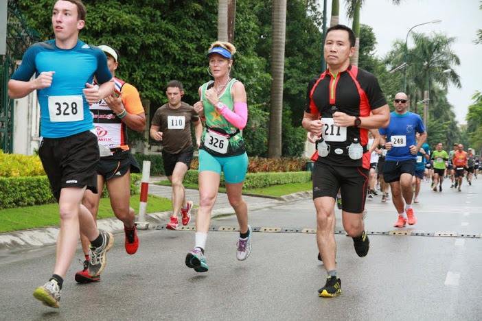 Anh Phạm Thúc Trương Lương ở giải chạy Song Hong Half Marathon do nhóm Red River Runners (Hà Nội) tổ chức 