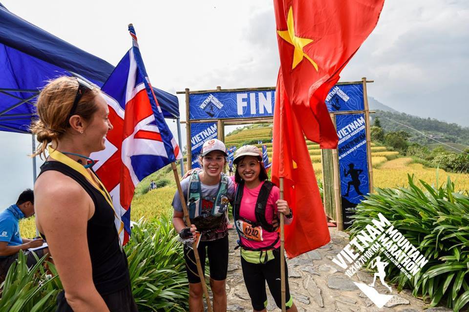 Tinh thần thể thao đẹp giữa hai cô gái Việt Nam và Vương quốc Anh
