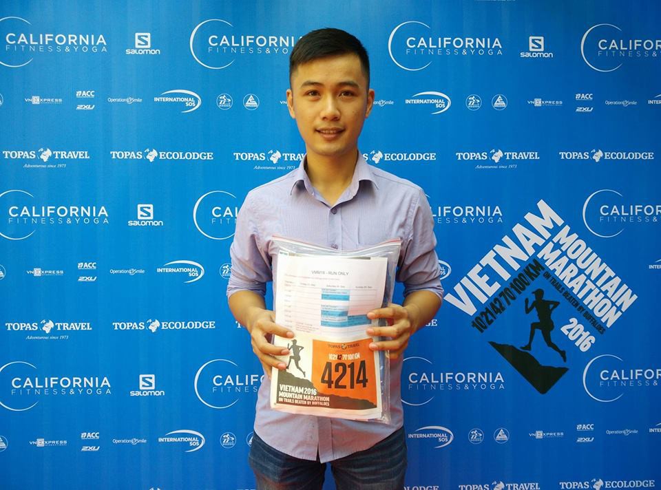 VĐV Việt Nam háo hức nhận Bib giải chạy Vietnam Mountain Marathon 2016