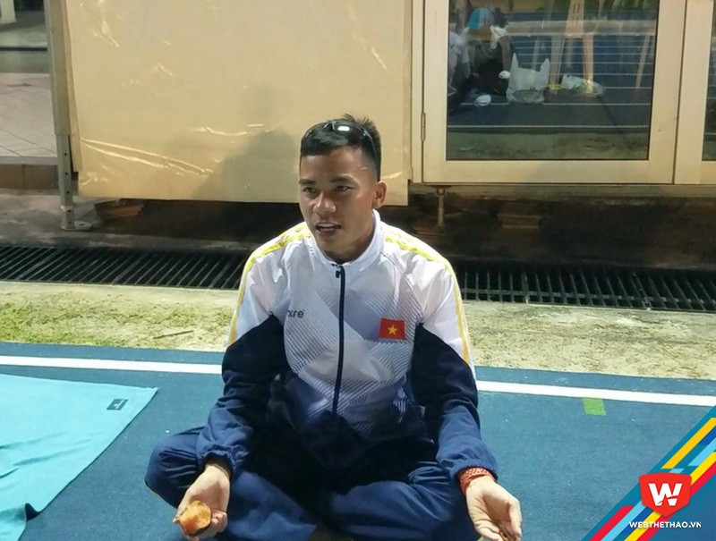 VĐV Thành Ngưng thư giãn thả lỏng sau khi thi đấu. Ảnh: Nguyễn Đạt