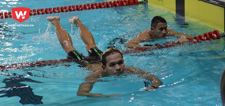 Trần Duy Khôi vào CK 100m bơi ngửa cùng Lê Nguyễn Paul. Ảnh: Nguyễn Đạt