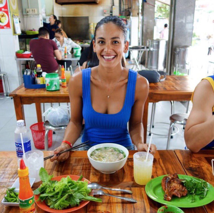 Hoa hậu Johanna Solano thích thú khám phá ẩm thực Nha Trang