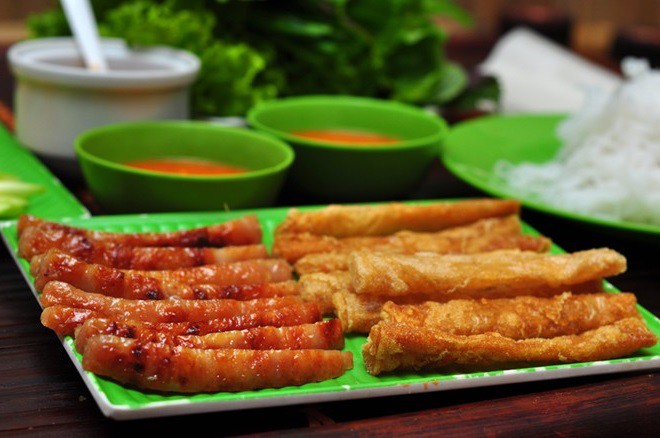 Nem nướng, món đặc sản của Nha Trang