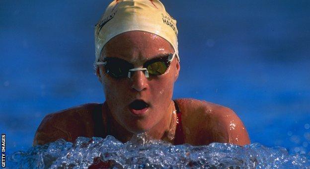 Sarah Hardcastle trong phần thi bơi 800m tự do nữ