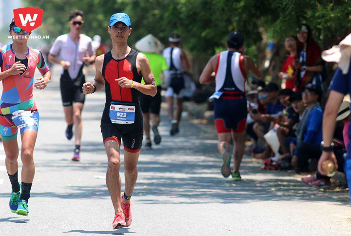 Vietnam Trail Marathon 2019: Quang Trần so giày Cao Hà lần 3 trên đường đua 70km Mộc Châu