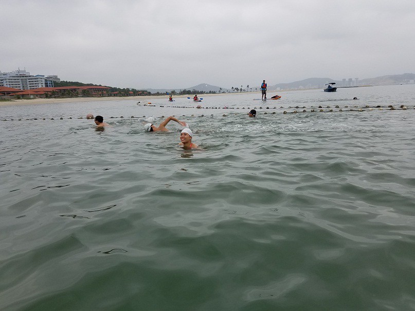 Các VĐV bơi biển thực tế. Trong thành phần BTC có cựu VĐV ĐTQG Nguyễn Thu Trang, người từng giữ kỷ lục quốc gia bơi lội