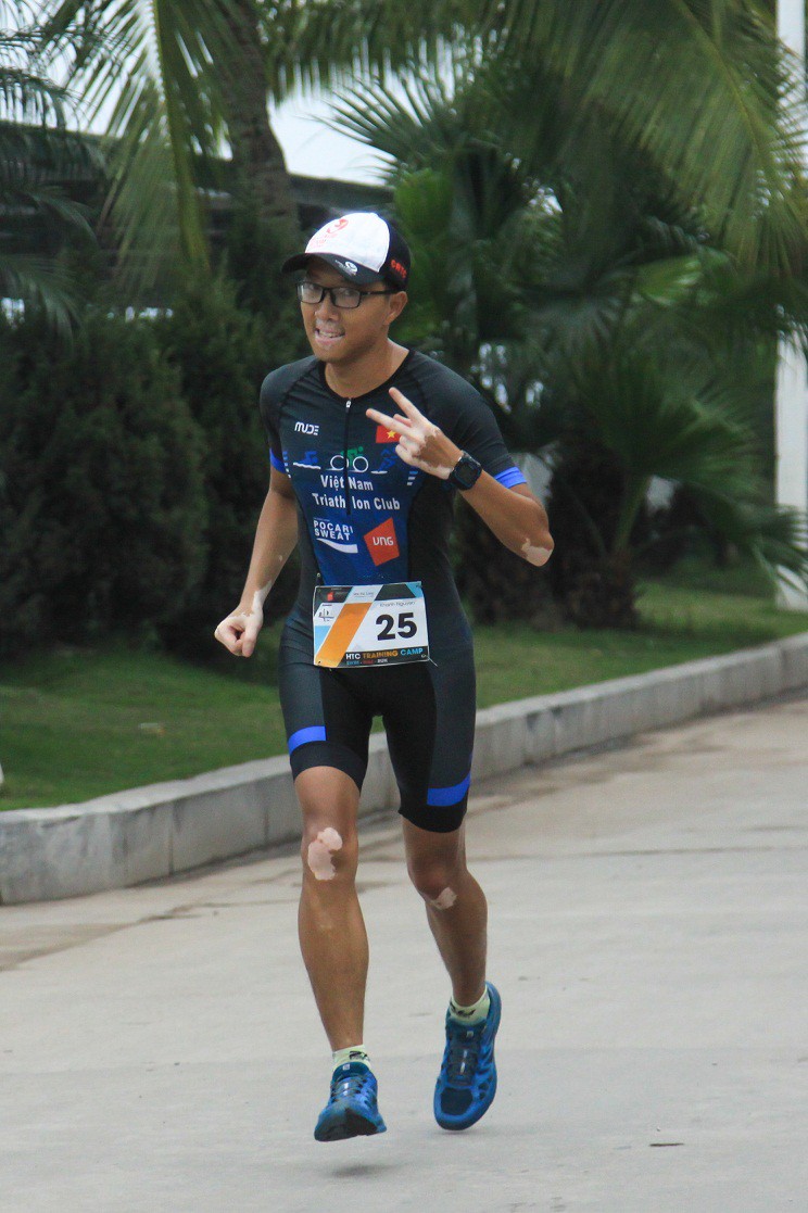 VĐV Nguyễn Đức Khánh, đại diện của VNG, đơn vị đồng hành cùng Ironman 70.3 suốt 3 mùa qua. Anh cũng là một trong số ít VĐV có nhiều kinh nghiệm ở trại tập huấn này khi anh hoàn thành Ironman 70.3 Vietnam hồi năm ngoái.