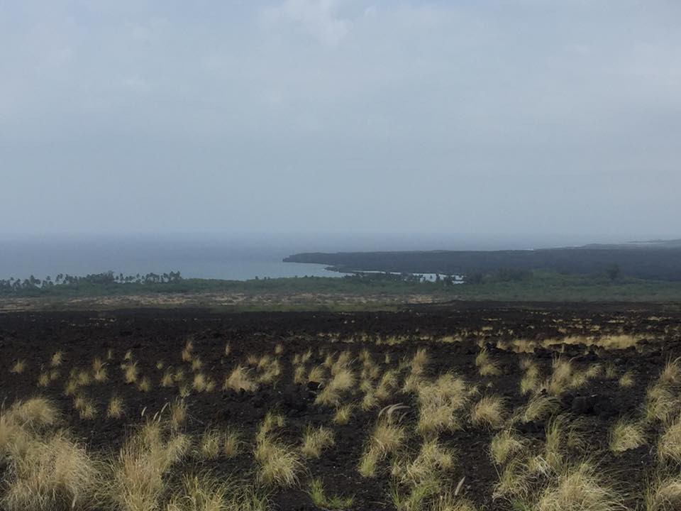 Cánh đồng nham thạch. Ở Hawaii, Công viên núi lửa là một trong những địa điểm du lịch hấp dẫn