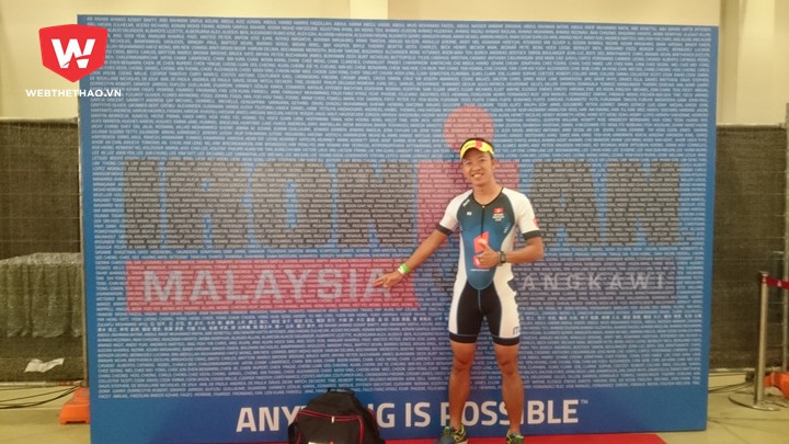 VĐV Minh Anh đã tìm thấy tên mình trên bức tường Ironman