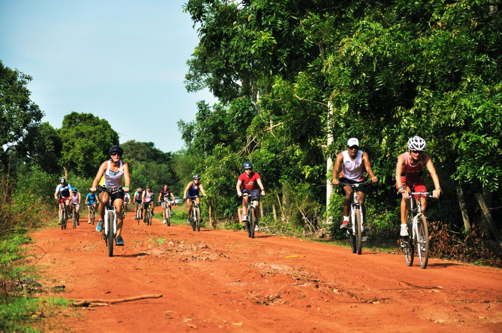 Rừng nhiệt đới và biển hoang sơ tuyệt đẹp ở Hồ Tràm là địa điểm lý tưởng cho các hoạt động thể thao ba môn phối hợp off-road