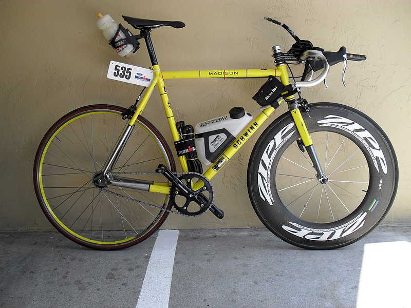 Chiếc Hybrid Fixie cùng Cory Foulk hoàn thành Hawaii Ironman năm 2009