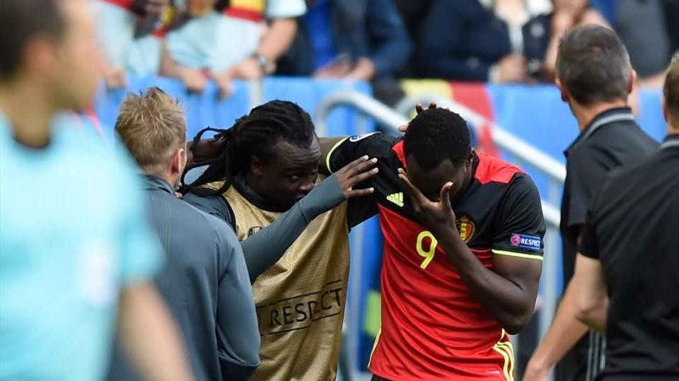 Nước mắt của Lukaku rơi trong trận Bỉ thắng Ireland