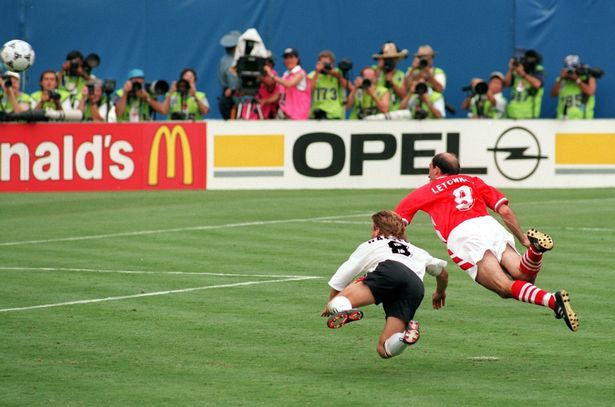 Pha đầu của Yordan Letchkov là một trong những khoảnh khắc được yêu thích tại World Cup 1994 