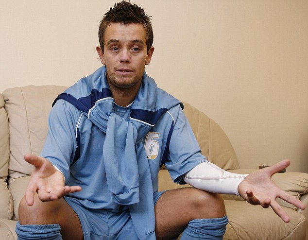  Lee Hendrie giờ đã trắng tay.