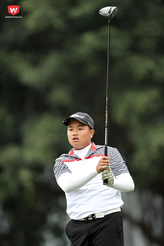 Sau hai ngày tranh tài sôi nổi, BTC đã tìm ra nhà vô địch của Giải Vô địch golf trẻ Hà Nội mở rộng 2016 đó là golfer Nguyễn Nhất Long.