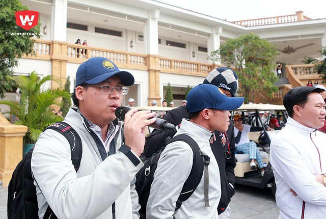 Hai trọng tài được mời từ Hiệp hội Golf Việt Nam phổ biến thể thức thi đấu, đây là một giải golf nghiệp dư rất hiếm hoi mời các trọng tài chuyên nghiệp đến điều hành giải.