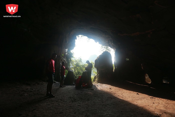 Cụ thể, trong quãng đường hơn 15km, 10 team sẽ cùng nhau chinh phục hang Hung Ton (là 1 trong 10 hang động tại Tú Làn).
