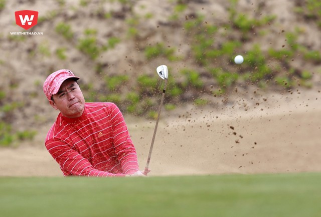 Ngoài dáng swing thì cứu bóng hố cát đòi hỏi các golfer luôn phải nắm vững và thực hành đsung kĩ thuật...