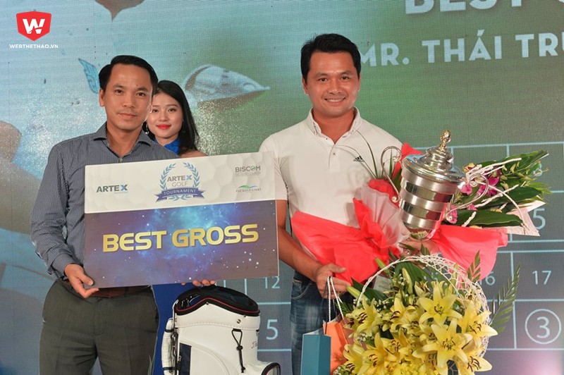 Rất có duyên với sân FLC Samson Golf Links, trong vòng hai tháng, golfer Thái Trung Hiếu ''rinh'' trọn hai giải Bess Gross của hai giải golf lớn được tổ chức tại đây.
