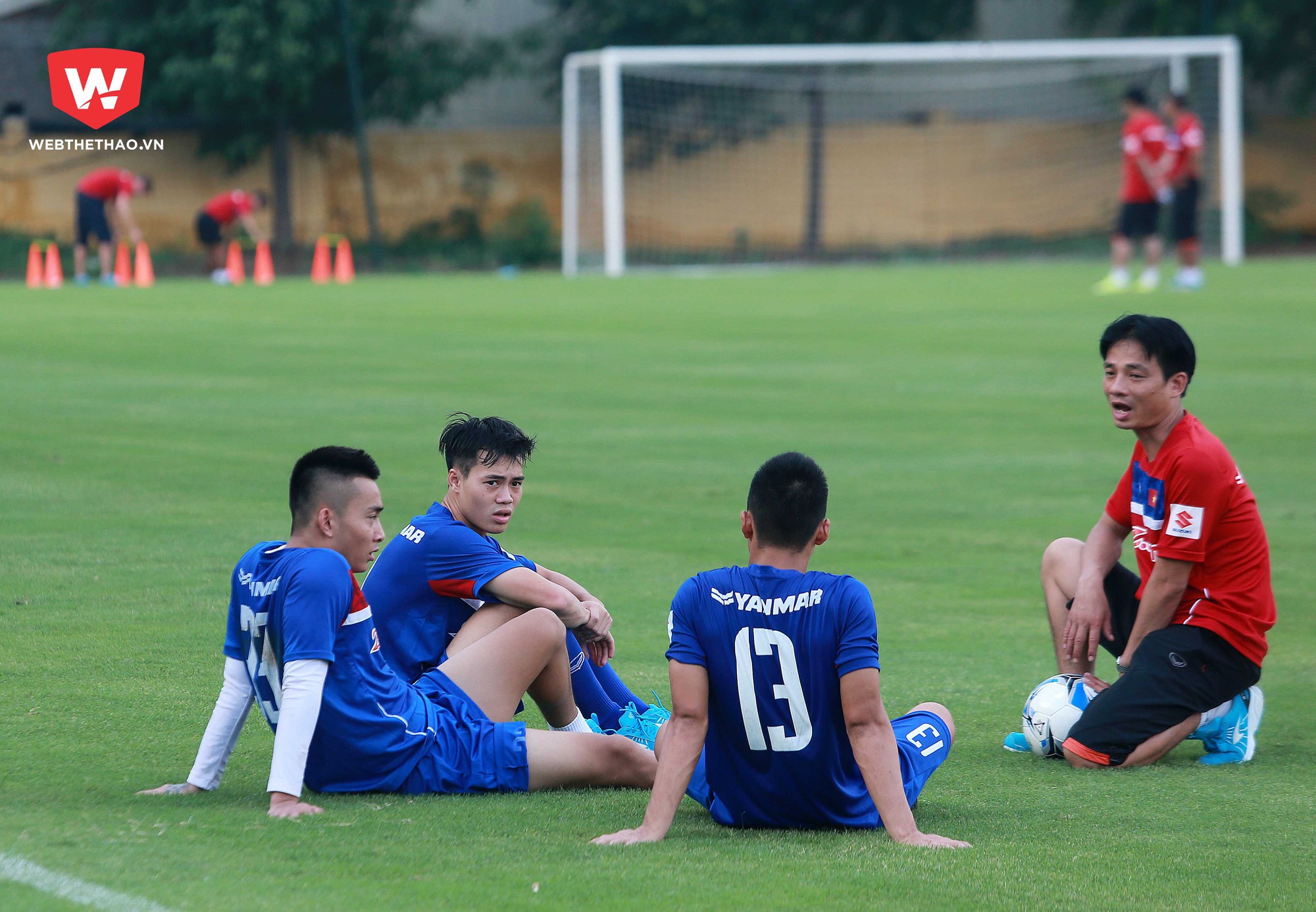 Có ba cầu thủ bị chấn thương nhẹ phải tập riêng đó là Văn Toàn, Tuấn Tài và Ti Phông.