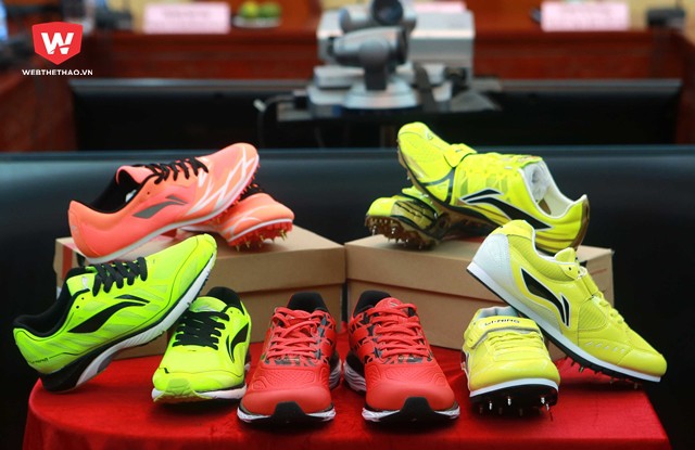 Các sản phẩm giày thi đấu, giày thể thao thông thường trong gói tài trợ của Lining