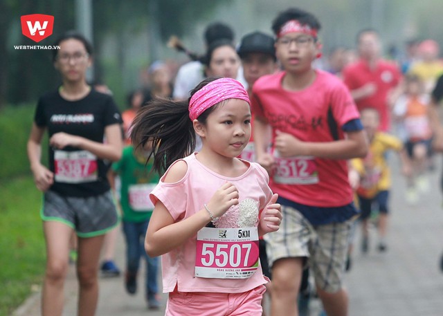 ...vô cùng dễ thương của mình qua từng bước chạy tại công viên Yên Sở sáng ngày 31-03.