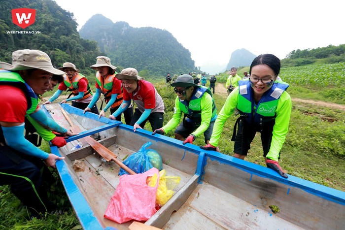 Nhưng đó không phải là chuyện đáng nói so với việc các team khác nhau đã bỏ qua thành tích để giúp đỡ nhau cùng về đích...