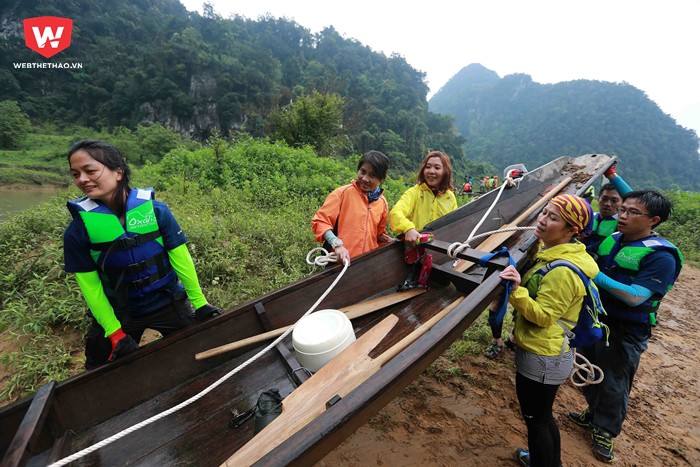 ...và Team Saigonee đưa thuyền lên bờ.