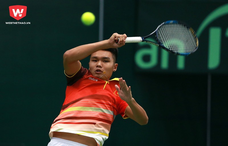 Bước vào trận đấu cuối cùng để giành tấm vé thăng hạng nên ĐT quần vợt VN nhập cuộc đầy quyết tâm với người đầu tiên ''lĩnh ấn'' là tay vợt Trịnh Linh Giang.