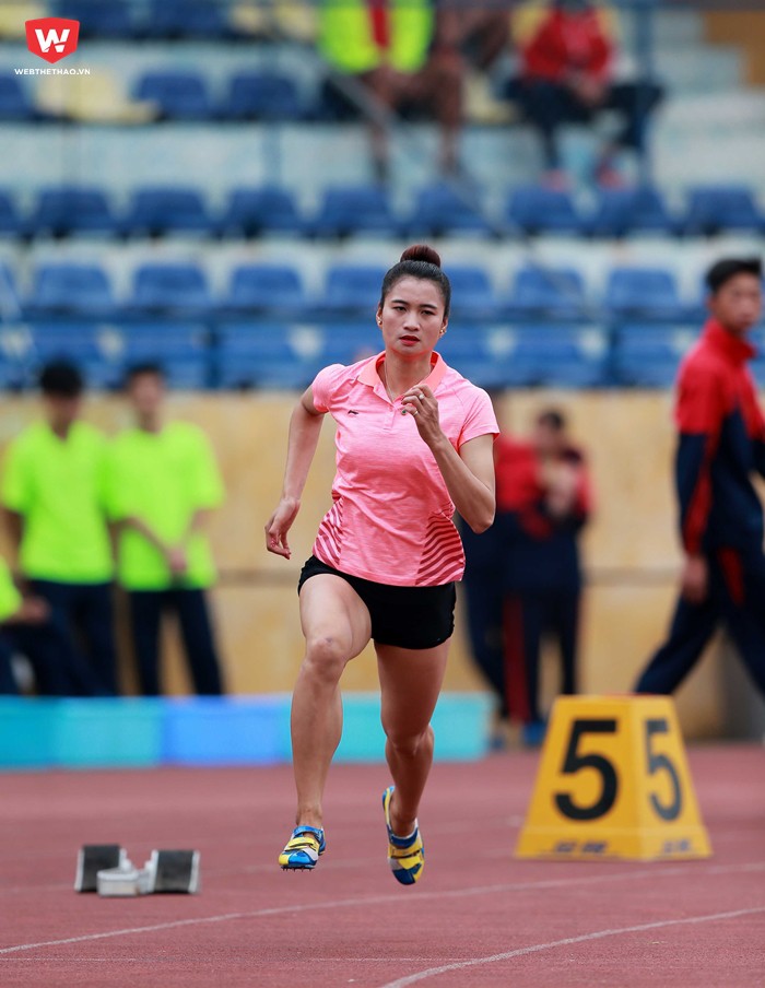 Trong phần thi chung kết nội dung 400m nữ khi các tên tuổi như Quách Thị Lan, Nguyễn Thị Huyền không tham dự, tất cả đều dự đoán rằng chân chạy Hà Nội sẽ dễ dàng đoạt HCV.  