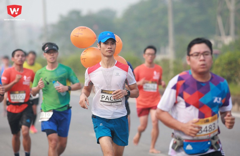 Tại Longbien Marathon 2017, không chỉ có những runner nổi tiếng làm pacer như ''chân chạy'' khét tiếng Cao Ngọc Hà