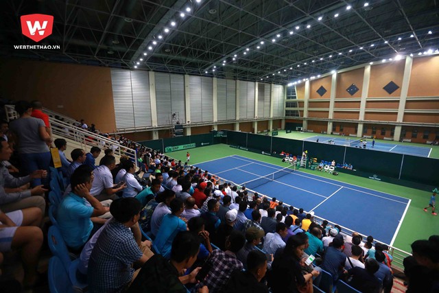 Cuộc thư hùng này đã nhận được sự quan tâm rất lớn từ NHM với hơn 500 khán giả đã đến Cung điền kinh trong nhà cổ vũ cho hai tay vợt.