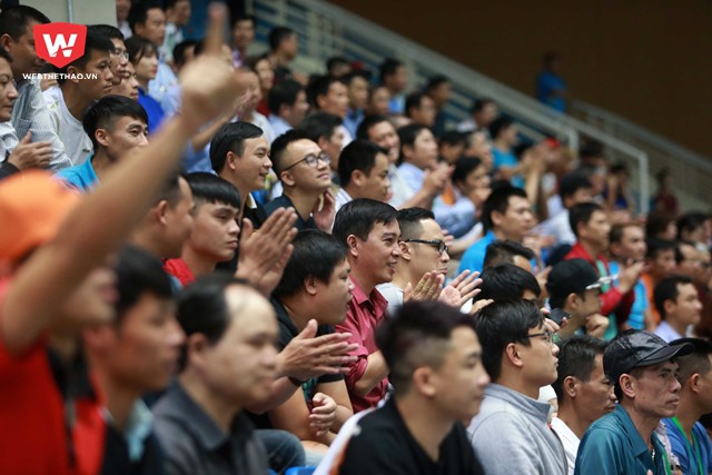 Và hơn 500 khán giả có mặt tại cung điền kinh chiều ngày 5-4 đã giành cho tay vợt gốc Hà Nội rất nhiều tràng pháo tay khen ngợi.