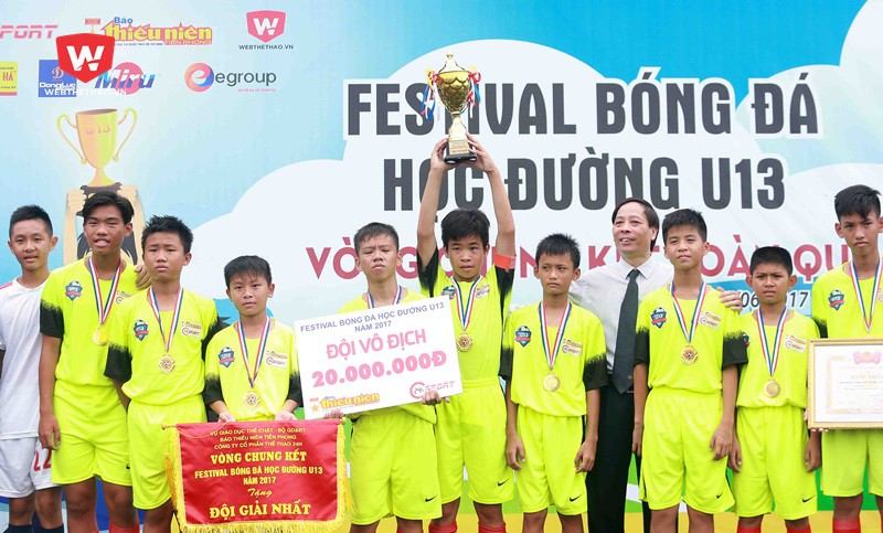 Festival U13 Bóng đá học đường 2017 đã chính thức khép lại với cúp vô địch thuộc về THCS Độc Lập (TP Hồ Chí Minh).