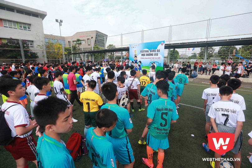 Vòng loại khu vực Hà Nội có sự tham dự của 16 đội bóng đến từ các trường Trung học cơ sở trên dịa bàn Thủ Đô.